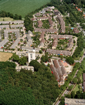 844607 Luchtfoto van het Paardenveld en omgeving te Rhenen, uit het zuiden. Op de voorgrond de voormalige watertoren ...